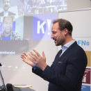23. oktober: Kronprins Haakon feiret med 37 000 skoleelever på Zoom og snakket med programleder Markus Bailey om det viktige arbeidet FN gjør. Foto: NTB / Terje Bendiksby.